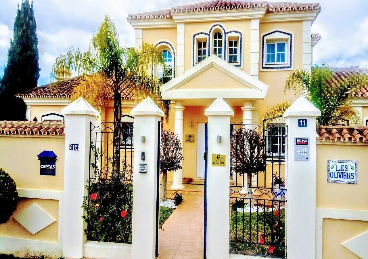 Casa Brabant 호텔 미하스 B&B